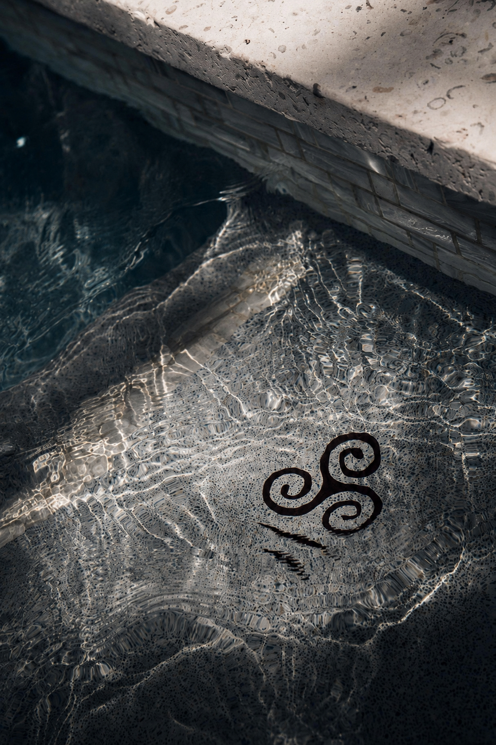 Elements signature mark in the waterline